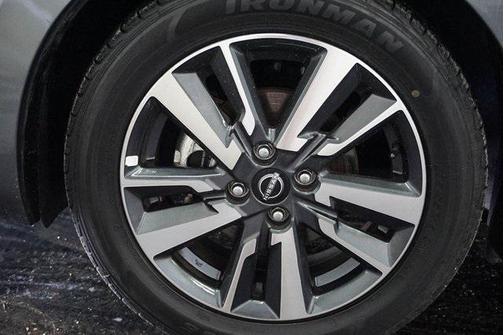 2023 Nissan Versa 1.6 SV