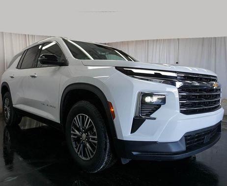 Summit White 2026 Chevrolet Traverse LT