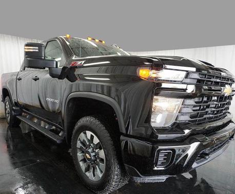 Black 2026 Chevrolet Silverado 2500 Custom