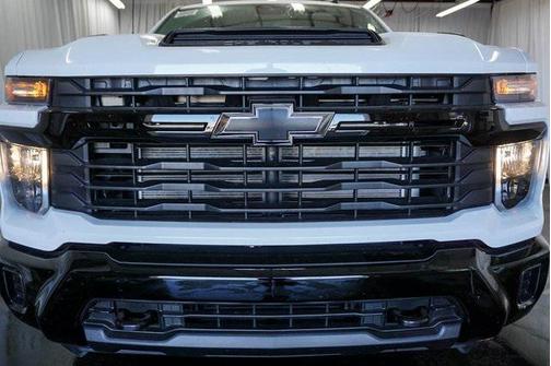 2026 Chevrolet Silverado 2500 Custom