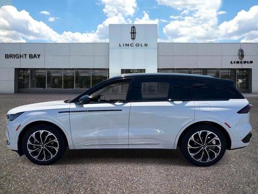 White Platinum Clearcoat Metallic 2024 Lincoln Nautilus Reserve