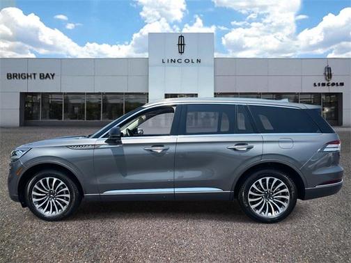 2022 Lincoln Aviator Standard AWD