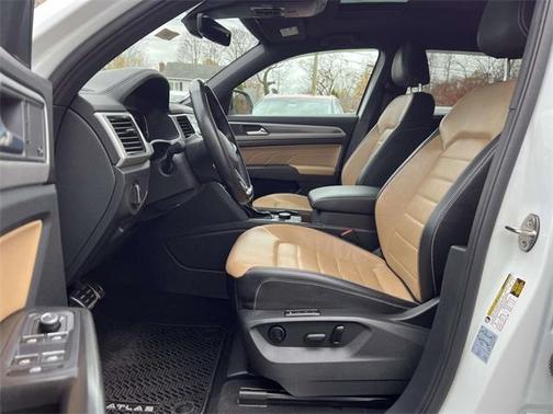 2022 Volkswagen Atlas Cross Sport 3.6L V6 SEL Premium R-Line