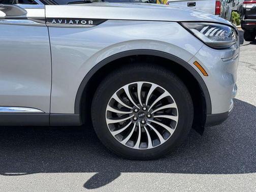 Silver Radiance Metallic 2023 Lincoln Aviator Standard AWD
