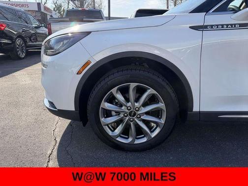 White Metallic 2022 Lincoln Corsair Standard