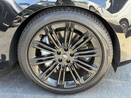 Santorini Black 2024 Land Rover Range Rover P530 SE