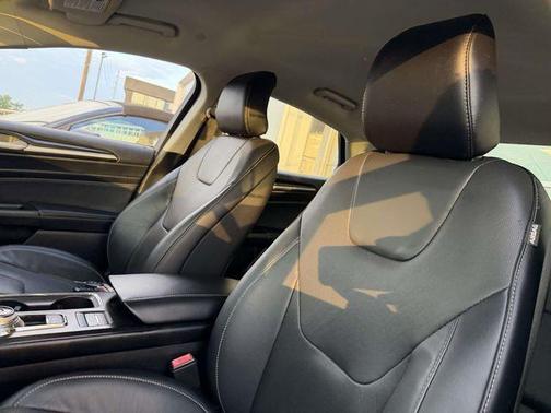 Oxford White 2019 Ford Fusion Energi Titanium