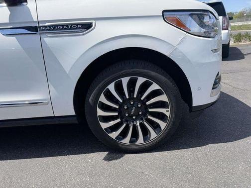 Pristine White 2023 Lincoln Navigator L Black Label
