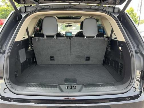 2022 Lincoln Aviator Standard AWD