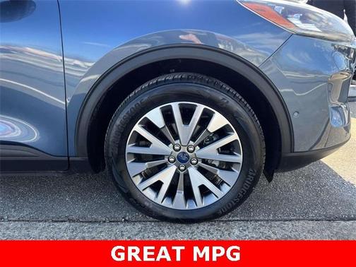 2020 Ford Escape Titanium Hybrid