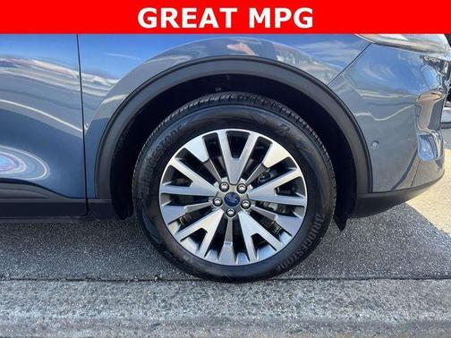 2020 Ford Escape Titanium Hybrid