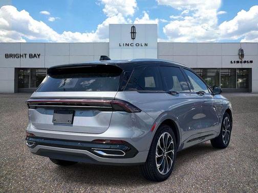 Gray Metallic 2025 Lincoln Nautilus Reserve