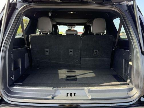 Infinite Black Metallic 2022 Lincoln Navigator L Reserve