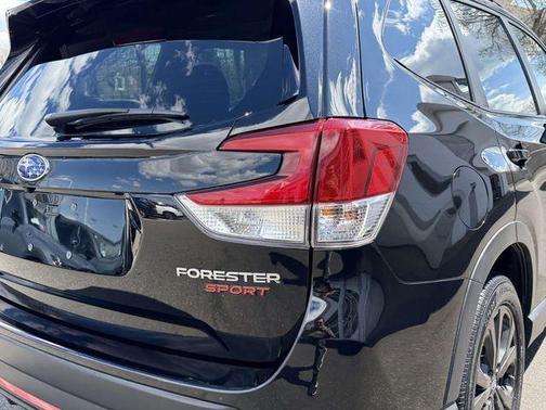 Crystal Black Silica 2023 Subaru Forester 2.5i Sport