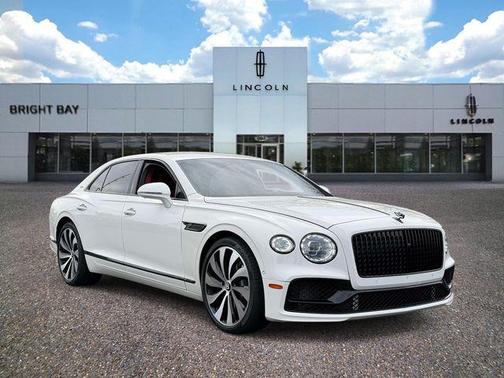 Ghost White Pearlescent by Mulliner 2024 Bentley Flying Spur S