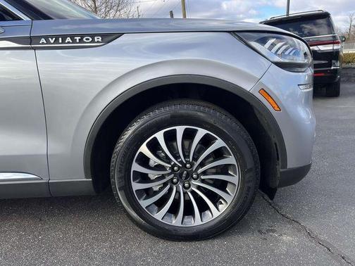 2023 Lincoln Aviator Standard AWD