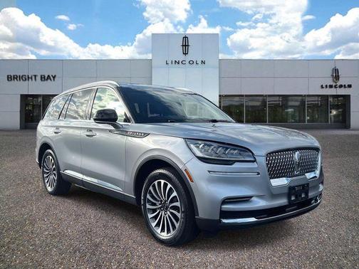 Radiance Metallic 2023 Lincoln Aviator Standard AWD