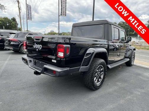 Black Clearcoat 2021 Jeep Gladiator Overland