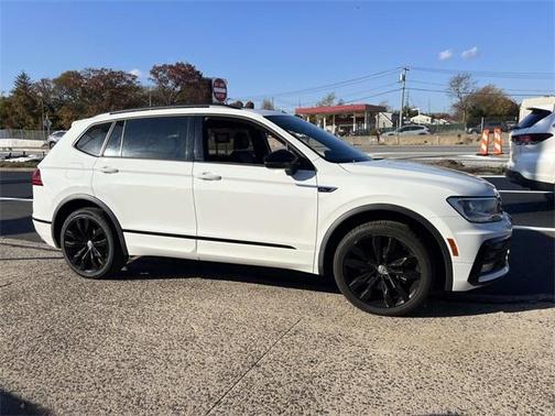 2021 Volkswagen Tiguan 2.0T SE R-Line Black
