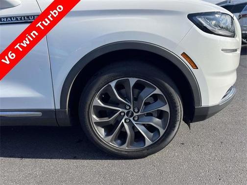 2022 Lincoln Nautilus Reserve