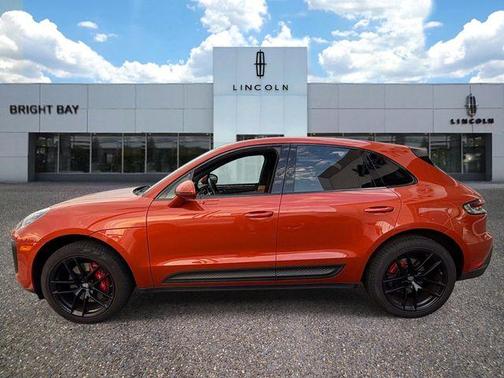 Papaya Metallic 2022 Porsche Macan S