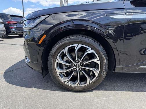 Infinite Black Metallic 2024 Lincoln Nautilus Reserve