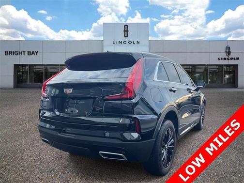 2025 Cadillac XT4 Premium Luxury