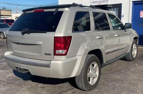 Photo 3 of 11 of 2007 Jeep Grand Cherokee Limited