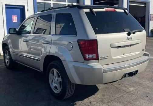 Photo 4 of 11 of 2007 Jeep Grand Cherokee Limited