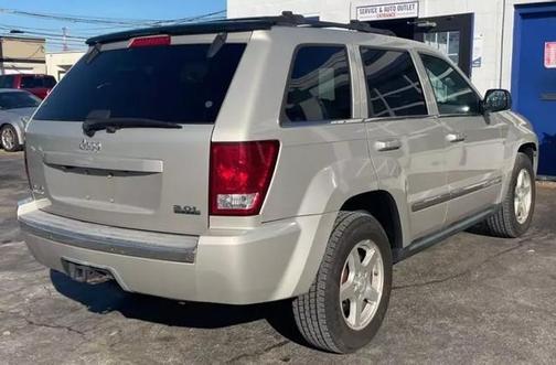 Photo 3 of 11 of 2007 Jeep Grand Cherokee Limited