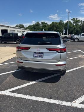 Silver 2024 Mitsubishi Outlander ES