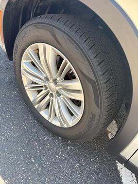 Silver 2024 Mitsubishi Outlander ES