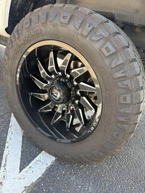 White Metallic 2024 Ford F-250 Platinum