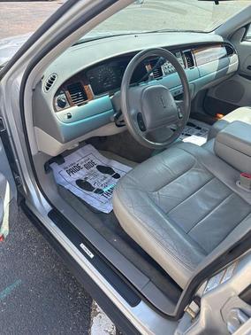 1999 Lincoln Town Car Executive