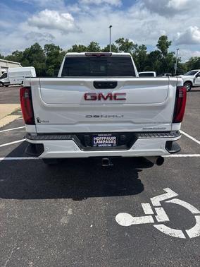 White Frost Tri-Coat 2024 GMC Sierra 2500 Denali