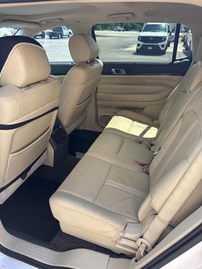 White Platinum Tri-Coat Metallic 2018 Lincoln MKT Reserve