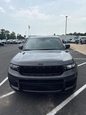 2022 Jeep Grand Cherokee L Laredo