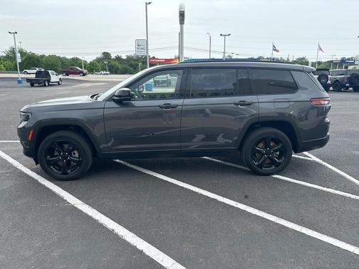 2022 Jeep Grand Cherokee L Laredo
