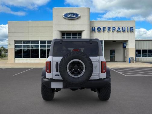 Oxford White 2025 Ford Bronco Badlands