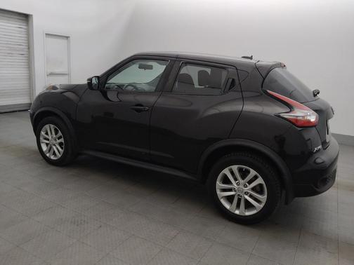 Black 2016 Nissan Juke SV