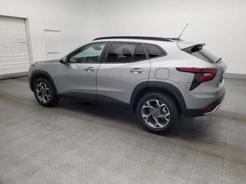 Sterling Gray Metallic 2024 Chevrolet Trax LT