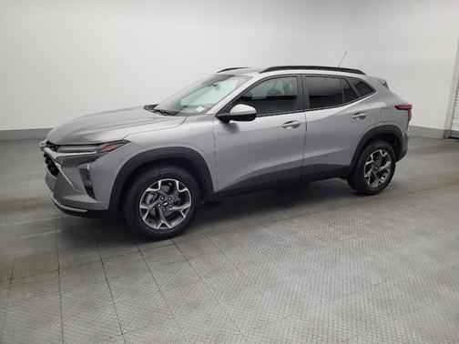 Sterling Gray Metallic 2024 Chevrolet Trax LT