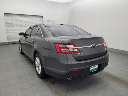 2017 Ford Taurus SEL