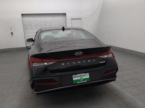 Abyss Black 2025 Hyundai ELANTRA Limited