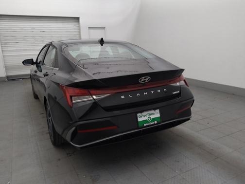 Abyss Black 2025 Hyundai ELANTRA Limited