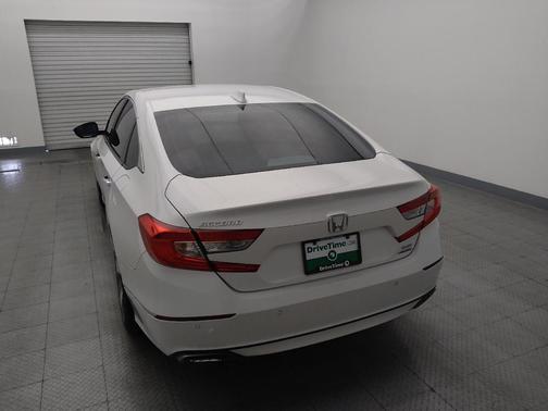 Platinum White Pearl 2018 Honda Accord Touring 2.0T