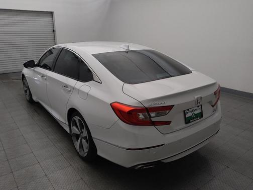Platinum White Pearl 2018 Honda Accord Touring 2.0T