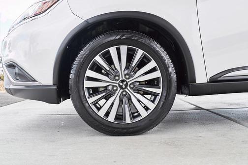 2020 Mitsubishi Outlander ES