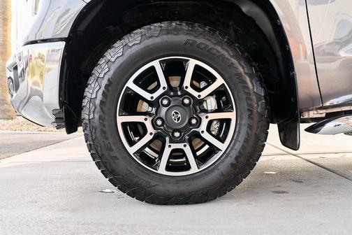 2017 Toyota Tundra SR5