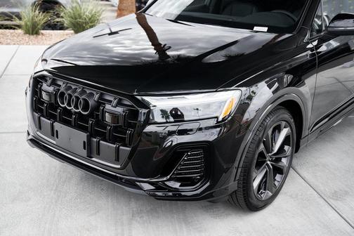 2025 Audi Q7 55 Premium Plus